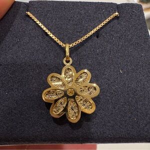Solid 14k Gold Necklace with Flower Charm